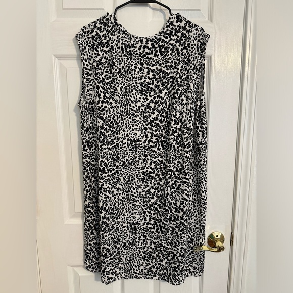 Shift dress - Picture 1 of 3